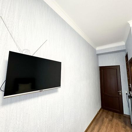 Armenia Hotel Yerevan Exterior photo
