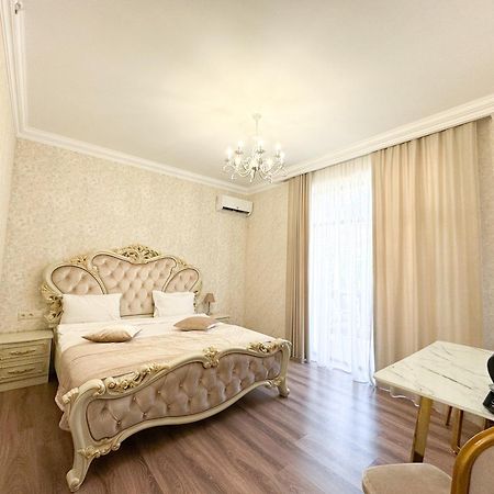 Armenia Hotel Yerevan Exterior photo