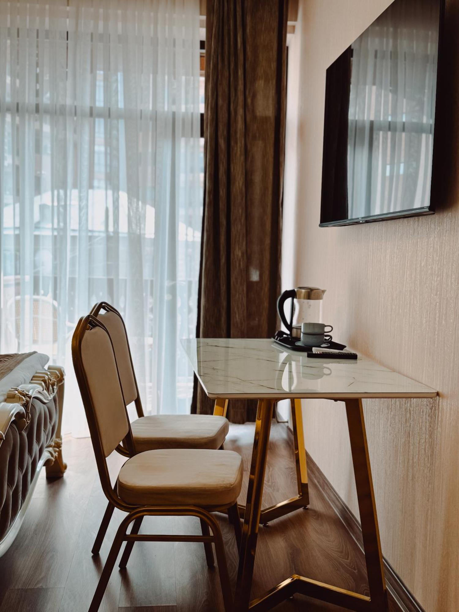 Armenia Hotel Yerevan Exterior photo