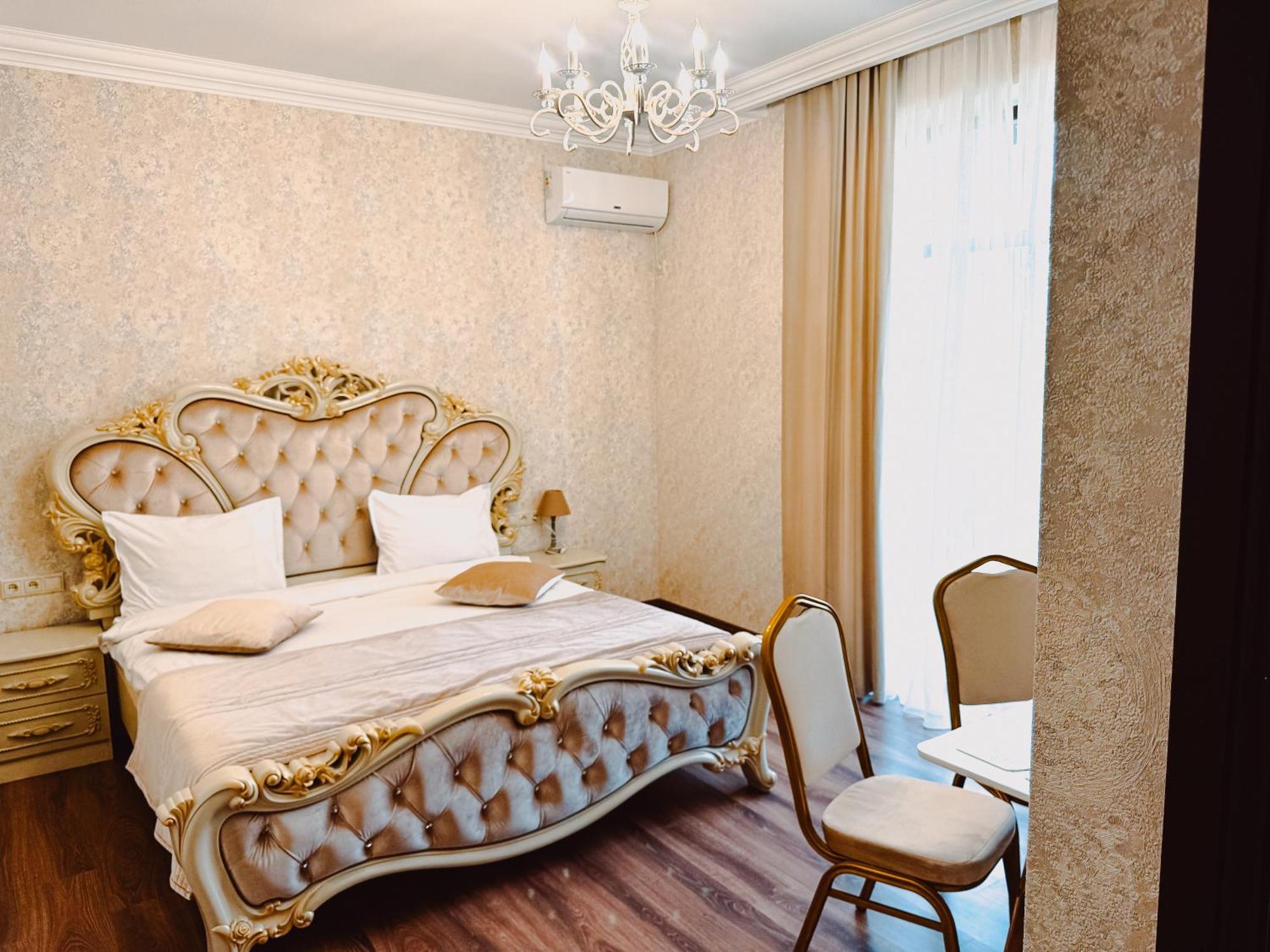 Armenia Hotel Yerevan Exterior photo